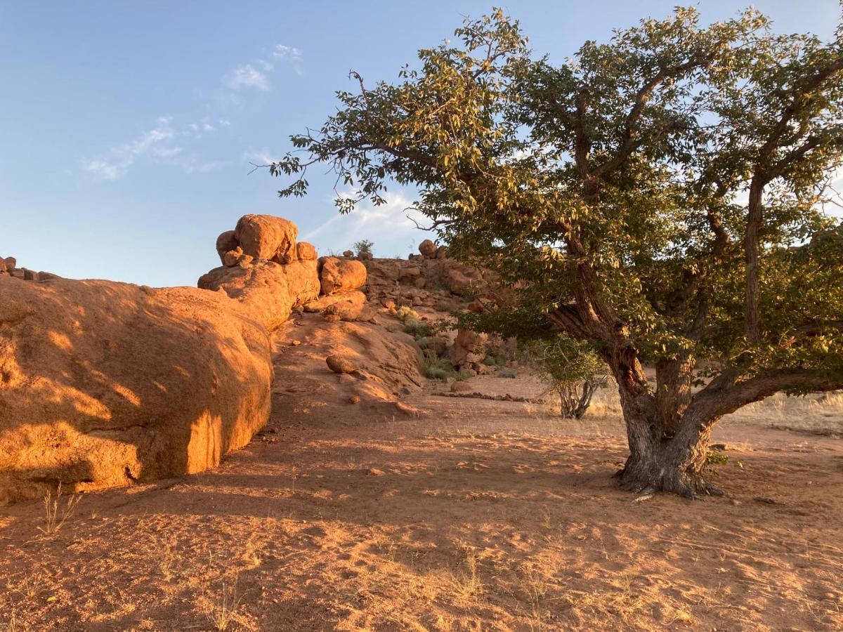 Ozohere Campsite And Himba Village Uis Екстериор снимка
