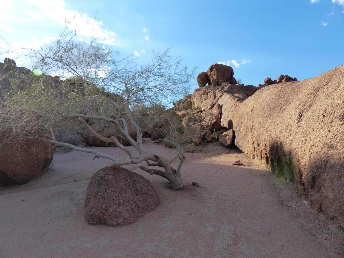Ozohere Campsite And Himba Village Uis Екстериор снимка
